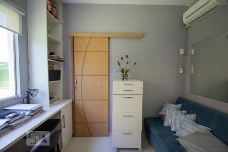 Casa de condomínio à venda com 250m², 3 quartos e 5 vagas Casa de condomínio à venda com 250m², 3 quartos e 5 vagasSuíte 2