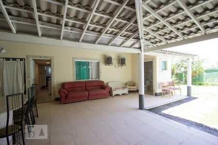 Casa de condomínio à venda com 250m², 3 quartos e 5 vagas Casa de condomínio à venda com 250m², 3 quartos e 5 vagasÁrea de Lazer