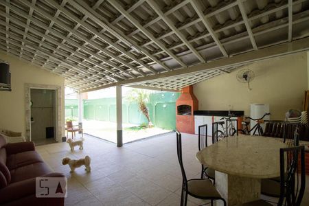 Casa de condomínio à venda com 250m², 3 quartos e 5 vagas Casa de condomínio à venda com 250m², 3 quartos e 5 vagasÁrea de Lazer