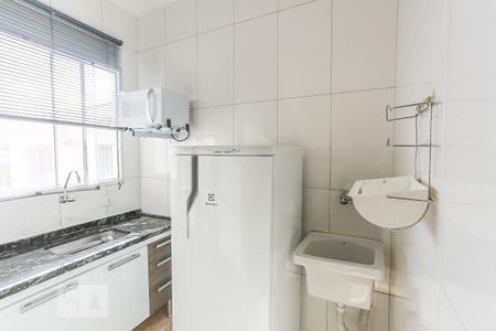 Cozinha de kitnet/studio para alugar com 1 quarto, 18m² em Vila Butantã, São Paulo