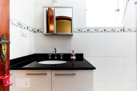 Casa à venda com 168m², 3 quartos e 3 vagas Casa à venda com 168m², 3 quartos e 3 vagasBanheiro