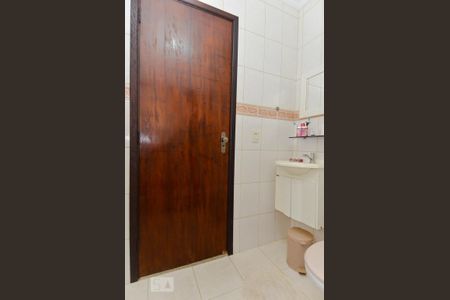 Casa à venda com 150m², 3 quartos e 4 vagas Casa à venda com 150m², 3 quartos e 4 vagasBanheiro da Suíte