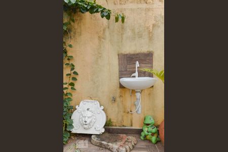 Casa à venda com 150m², 3 quartos e 4 vagas Casa à venda com 150m², 3 quartos e 4 vagasJardim