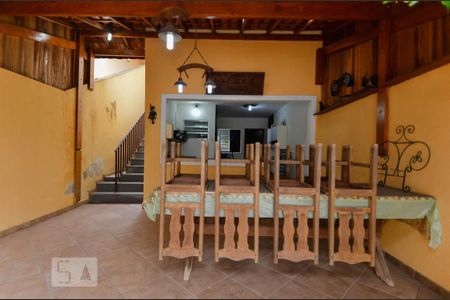 Casa à venda com 150m², 3 quartos e 4 vagas Casa à venda com 150m², 3 quartos e 4 vagasÁrea da Churrasqueira