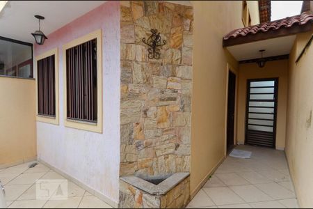 Casa à venda com 150m², 3 quartos e 4 vagas Casa à venda com 150m², 3 quartos e 4 vagasCorredor de Entrada