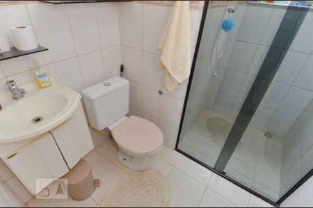 Casa à venda com 150m², 3 quartos e 4 vagas Casa à venda com 150m², 3 quartos e 4 vagasBanheiro da Suíte