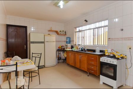 Casa à venda com 150m², 3 quartos e 4 vagas Casa à venda com 150m², 3 quartos e 4 vagasCozinha