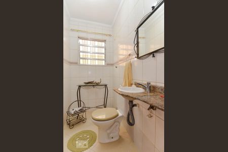 Casa à venda com 150m², 3 quartos e 4 vagas Casa à venda com 150m², 3 quartos e 4 vagasBanheiro Social