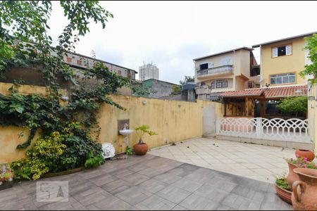Casa à venda com 150m², 3 quartos e 4 vagas Casa à venda com 150m², 3 quartos e 4 vagasQuintal