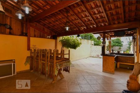 Casa à venda com 150m², 3 quartos e 4 vagas Casa à venda com 150m², 3 quartos e 4 vagasÁrea da Churrasqueira