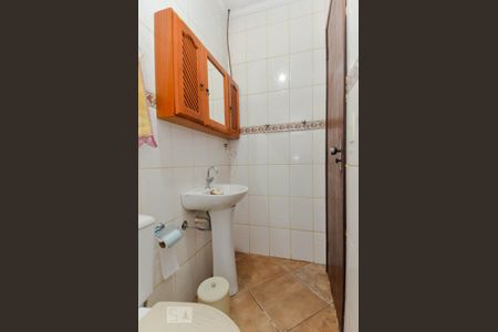 Casa à venda com 150m², 3 quartos e 4 vagas Casa à venda com 150m², 3 quartos e 4 vagasBanheiro de Serviço