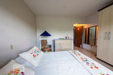 Casa à venda com 217m², 4 quartos e 2 vagasQuarto 1