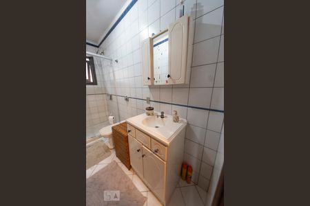 Casa à venda com 217m², 4 quartos e 2 vagasBanheiro