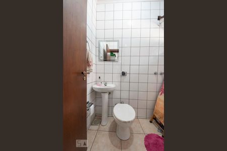 Casa à venda com 217m², 4 quartos e 2 vagasBanheiro