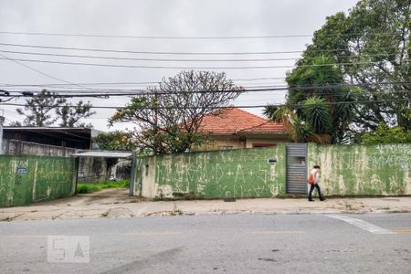 Casa à venda com 130m², 4 quartos e 8 vagasFachada