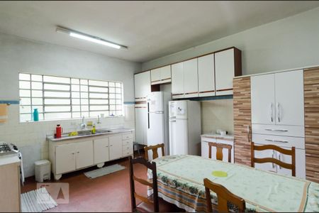 Casa à venda com 130m², 4 quartos e 8 vagasCozinha