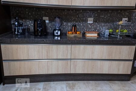 Casa à venda com 250m², 3 quartos e 2 vagas Casa à venda com 250m², 3 quartos e 2 vagasCozinha - Armários