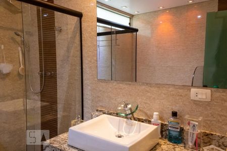 Casa à venda com 250m², 3 quartos e 2 vagas Casa à venda com 250m², 3 quartos e 2 vagasBanheiro da Suíte 2