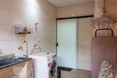 Casa à venda com 250m², 3 quartos e 2 vagas Casa à venda com 250m², 3 quartos e 2 vagasÁrea de Serviço