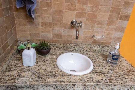 Casa à venda com 250m², 3 quartos e 2 vagas Casa à venda com 250m², 3 quartos e 2 vagasLavabo