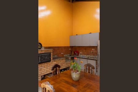 Casa à venda com 250m², 3 quartos e 2 vagas Casa à venda com 250m², 3 quartos e 2 vagasEspaço Gourmet