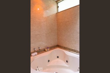 Casa à venda com 250m², 3 quartos e 2 vagas Casa à venda com 250m², 3 quartos e 2 vagasBanheiro da Suíte 2