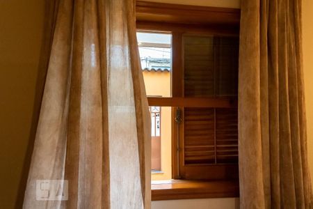 Casa à venda com 250m², 3 quartos e 2 vagas Casa à venda com 250m², 3 quartos e 2 vagasQuarto - Janela