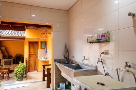 Casa à venda com 250m², 3 quartos e 2 vagas Casa à venda com 250m², 3 quartos e 2 vagasÁrea de Serviço