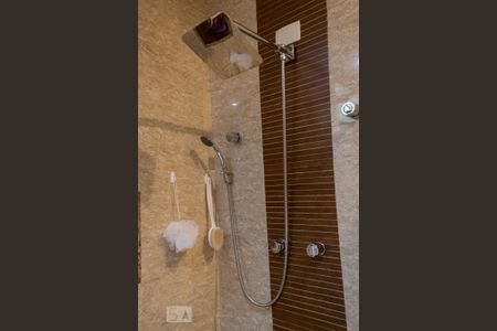 Casa à venda com 250m², 3 quartos e 2 vagas Casa à venda com 250m², 3 quartos e 2 vagasBanheiro da Suíte 2 - Chuveiro