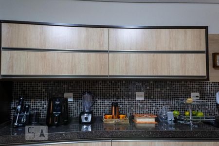 Casa à venda com 250m², 3 quartos e 2 vagas Casa à venda com 250m², 3 quartos e 2 vagasCozinha - Armários