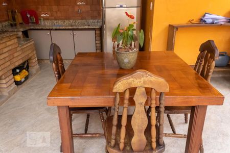 Casa à venda com 250m², 3 quartos e 2 vagas Casa à venda com 250m², 3 quartos e 2 vagasEspaço Gourmet