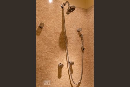 Casa à venda com 250m², 3 quartos e 2 vagas Casa à venda com 250m², 3 quartos e 2 vagasBanheiro - Chuveiro