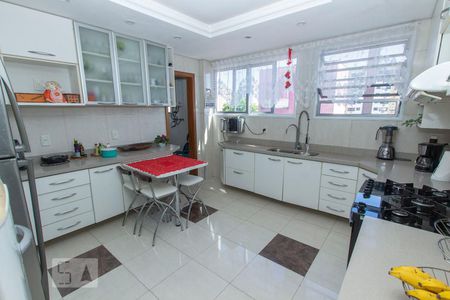 Apartamento à venda com 400m², 4 quartos e 2 vagas Apartamento à venda com 400m², 4 quartos e 2 vagasCozinha