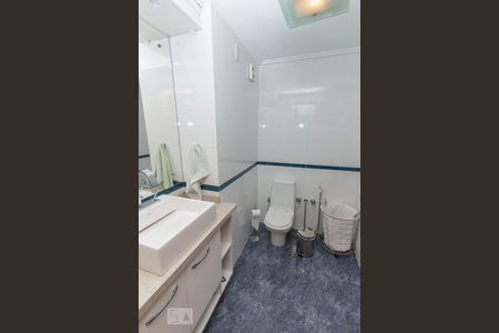 Apartamento à venda com 400m², 4 quartos e 2 vagas Apartamento à venda com 400m², 4 quartos e 2 vagasBanheiro da Suíte