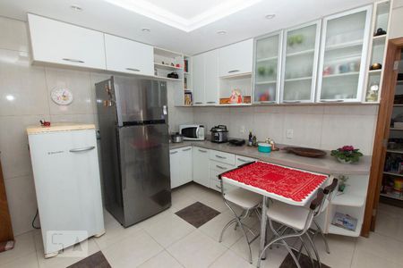 Apartamento à venda com 400m², 4 quartos e 2 vagas Apartamento à venda com 400m², 4 quartos e 2 vagasCozinha