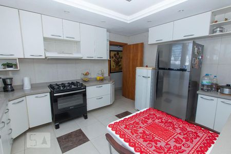 Apartamento à venda com 400m², 4 quartos e 2 vagas Apartamento à venda com 400m², 4 quartos e 2 vagasCozinha