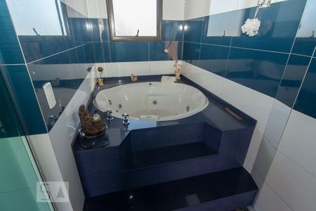 Apartamento à venda com 400m², 4 quartos e 2 vagas Apartamento à venda com 400m², 4 quartos e 2 vagas Hidromassagem