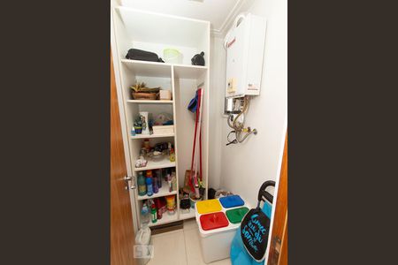 Apartamento à venda com 400m², 4 quartos e 2 vagas Apartamento à venda com 400m², 4 quartos e 2 vagasDispensa