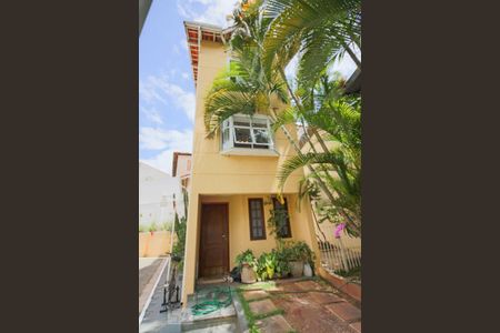 Casa de condomínio à venda com 94m², 2 quartos e 2 vagas Casa de condomínio à venda com 94m², 2 quartos e 2 vagasFachada Casa
