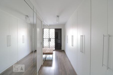 Casa à venda com 280m², 3 quartos e 2 vagasSuite 1 - closet