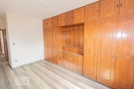 Casa para alugar com 199m², 3 quartos e 3 vagas Casa para alugar com 199m², 3 quartos e 3 vagasSuíte