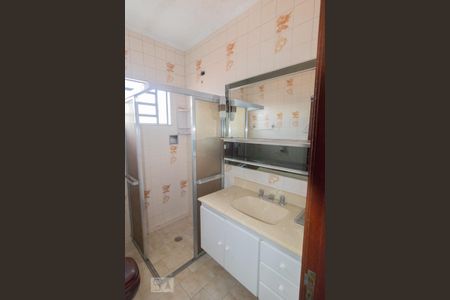Casa para alugar com 199m², 3 quartos e 3 vagas Casa para alugar com 199m², 3 quartos e 3 vagasBanheiro da Suíte