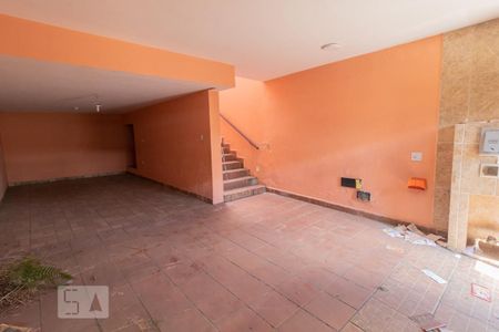Casa para alugar com 199m², 3 quartos e 3 vagas Casa para alugar com 199m², 3 quartos e 3 vagasGaragem