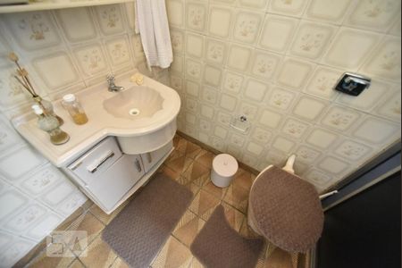 Casa à venda com 300m², 3 quartos e sem vagaBanheiro da suite