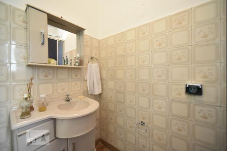 Casa à venda com 300m², 3 quartos e sem vagaBanheiro da suite