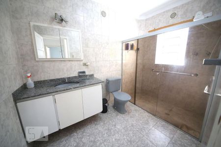 Casa à venda com 191m², 3 quartos e 3 vagasBanheiro
