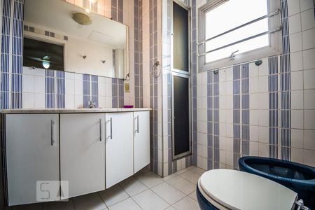Banheiro da Suíte de apartamento para alugar com 4 quartos, 132m² em Centro, Campinas