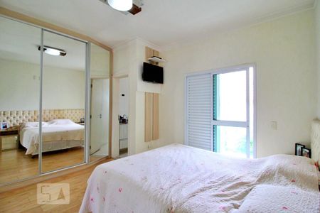 Casa à venda com 198m², 3 quartos e 3 vagasSuíte 1