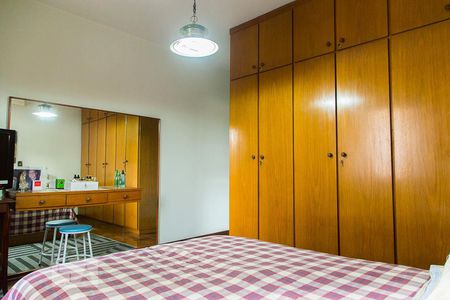 Casa à venda com 146m², 3 quartos e 2 vagasSuíte