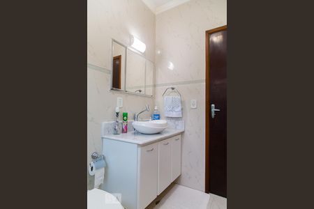 Casa à venda com 146m², 3 quartos e 2 vagasBanheiro social